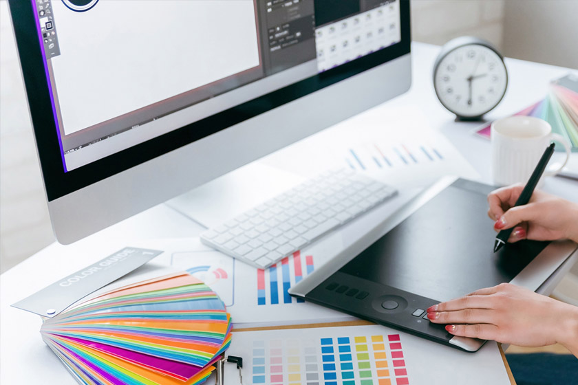 クリエイティブ事業